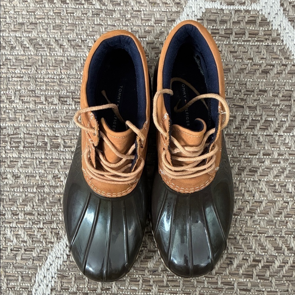 Tommy Hilfiger Women’s Tan and Olive Duck Boots Sz 7